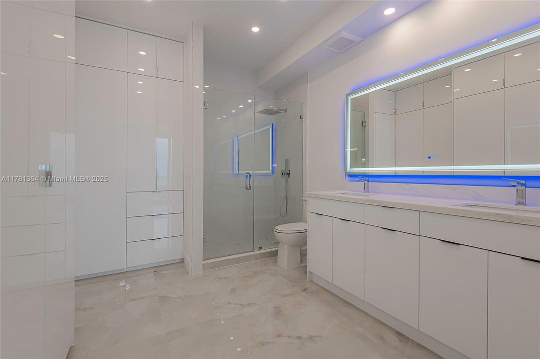 For Sale: $899,990 (2 beds, 2 baths, 1357 Square Feet)