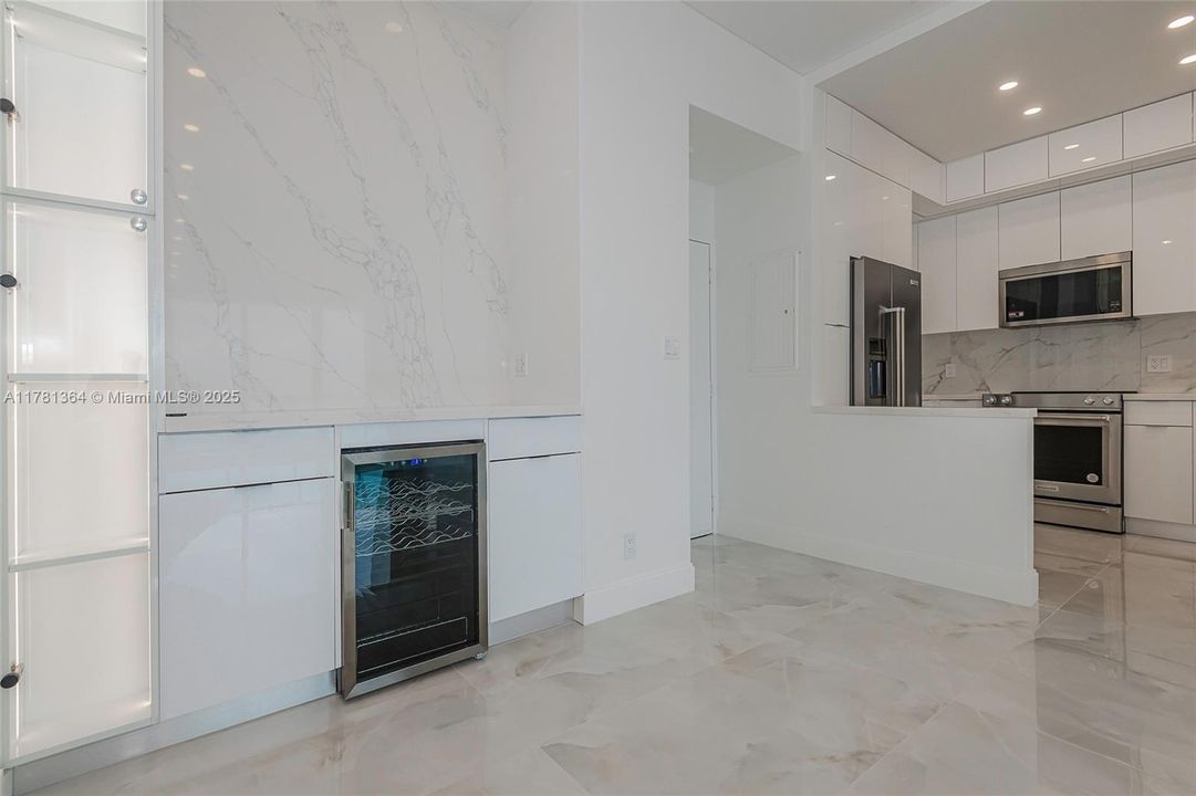 For Sale: $899,990 (2 beds, 2 baths, 1357 Square Feet)