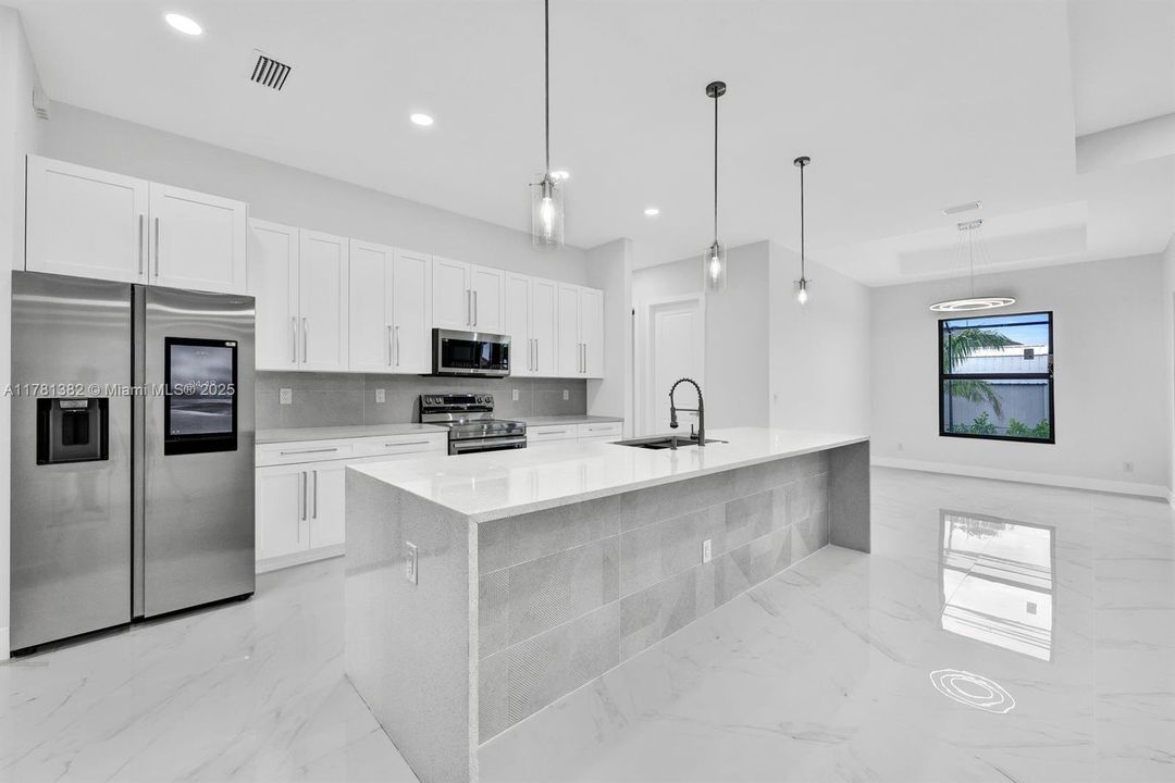 Recently Rented: $3,000 (3 beds, 3 baths, 2138 Square Feet)
