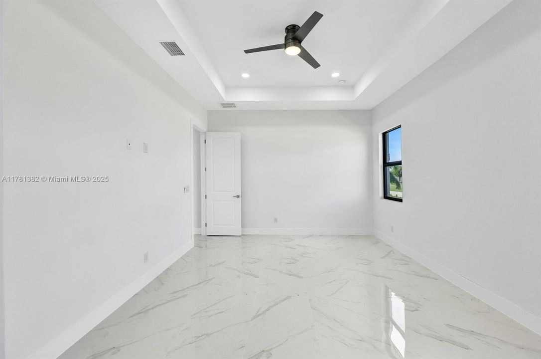 Recently Rented: $3,000 (3 beds, 3 baths, 2138 Square Feet)