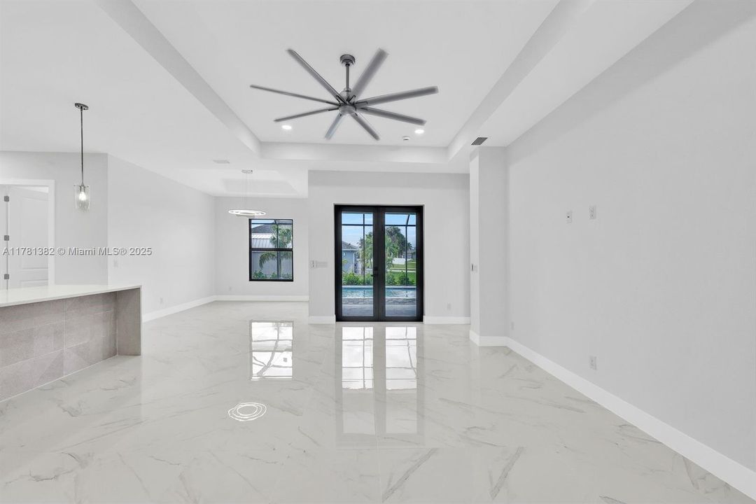 Recently Rented: $3,000 (3 beds, 3 baths, 2138 Square Feet)