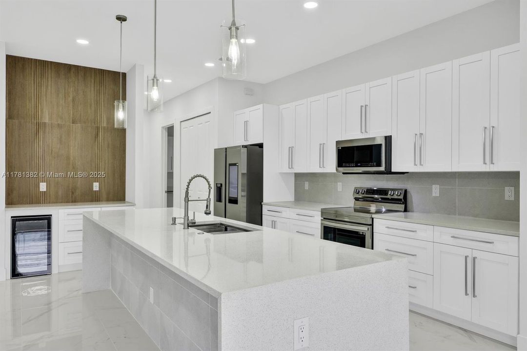 Recently Rented: $3,000 (3 beds, 3 baths, 2138 Square Feet)