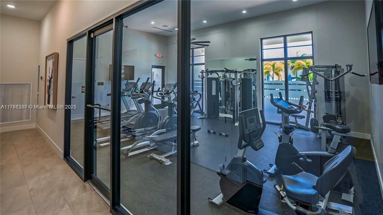 Recently Sold: $550,000 (4 beds, 3 baths, 1936 Square Feet)