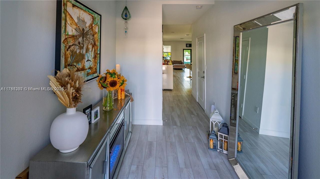 Recently Sold: $550,000 (4 beds, 3 baths, 1936 Square Feet)