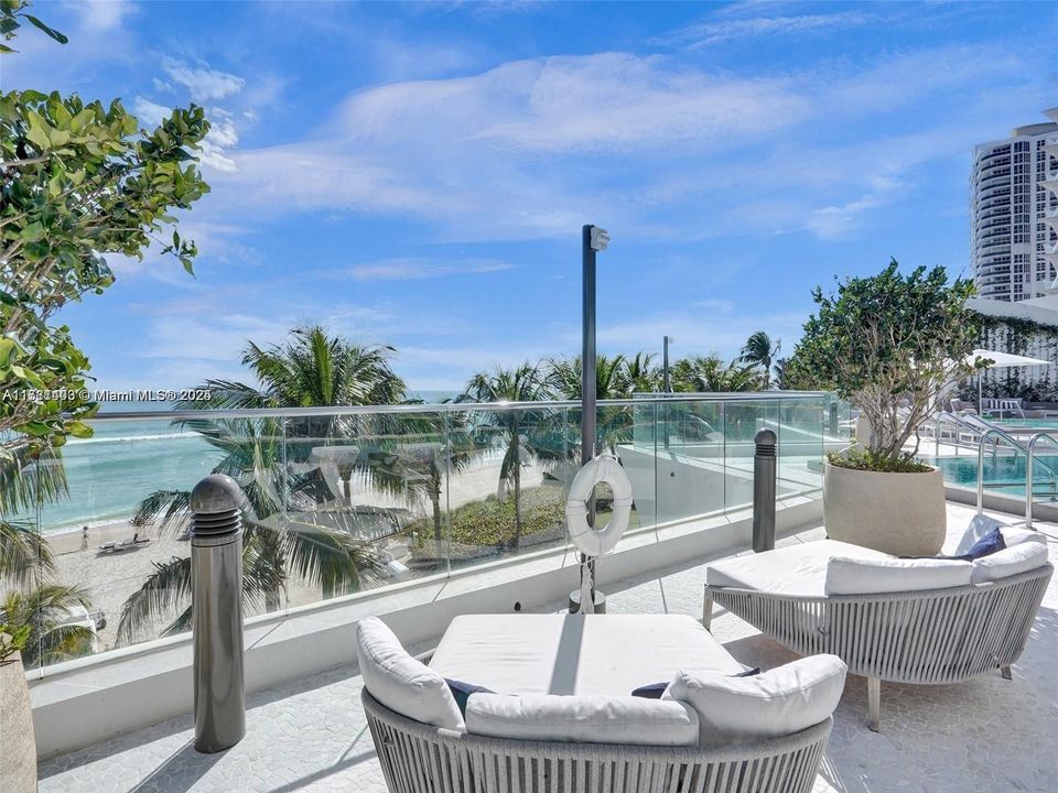 Vendido Recientemente: $4,650,000 (4 camas, 6 baños, 4141 Pies cuadrados)