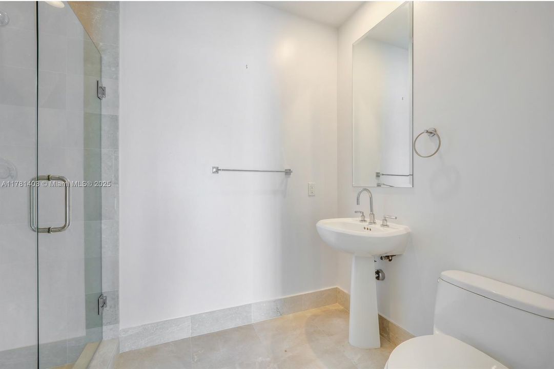 Vendido Recientemente: $4,650,000 (4 camas, 6 baños, 4141 Pies cuadrados)