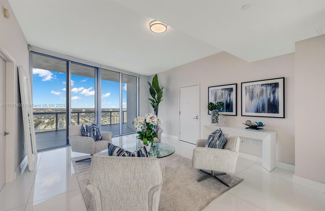 Vendido Recientemente: $4,650,000 (4 camas, 6 baños, 4141 Pies cuadrados)