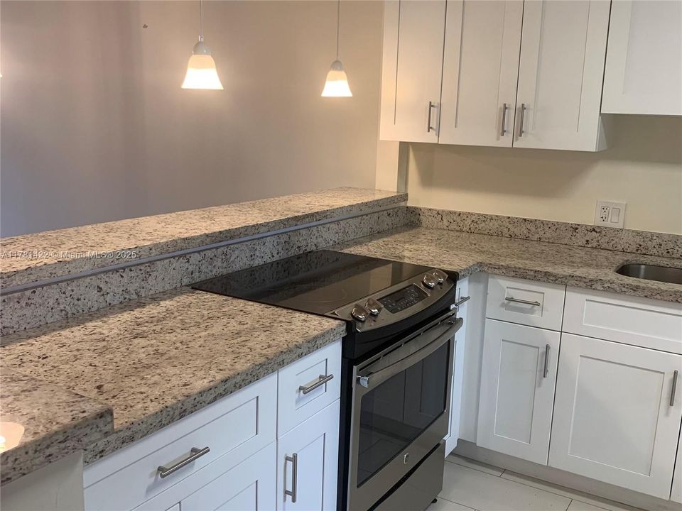 Recently Rented: $2,400 (2 beds, 2 baths, 1220 Square Feet)