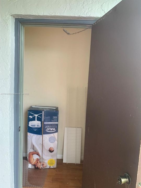 Recently Rented: $2,400 (2 beds, 2 baths, 1220 Square Feet)