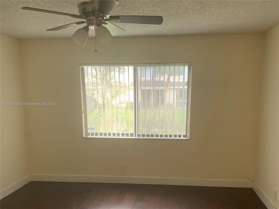 Recently Rented: $2,400 (2 beds, 2 baths, 1220 Square Feet)