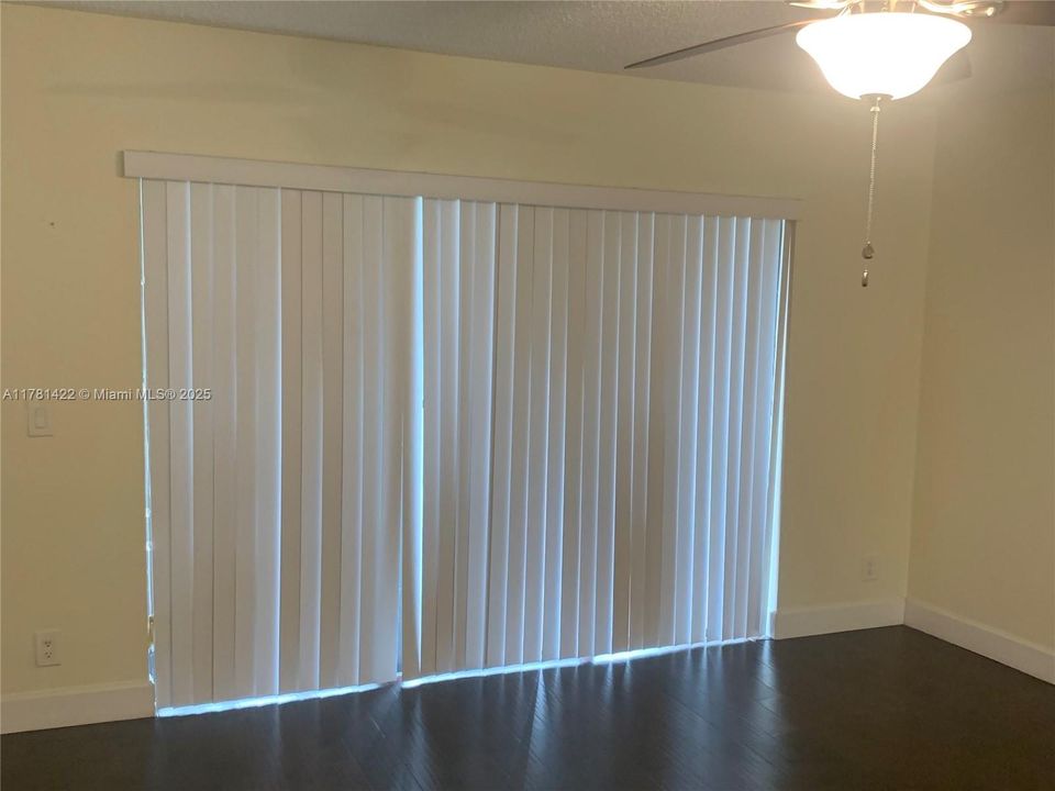 Recently Rented: $2,400 (2 beds, 2 baths, 1220 Square Feet)