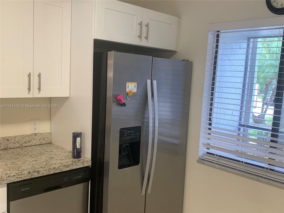 Recently Rented: $2,400 (2 beds, 2 baths, 1220 Square Feet)