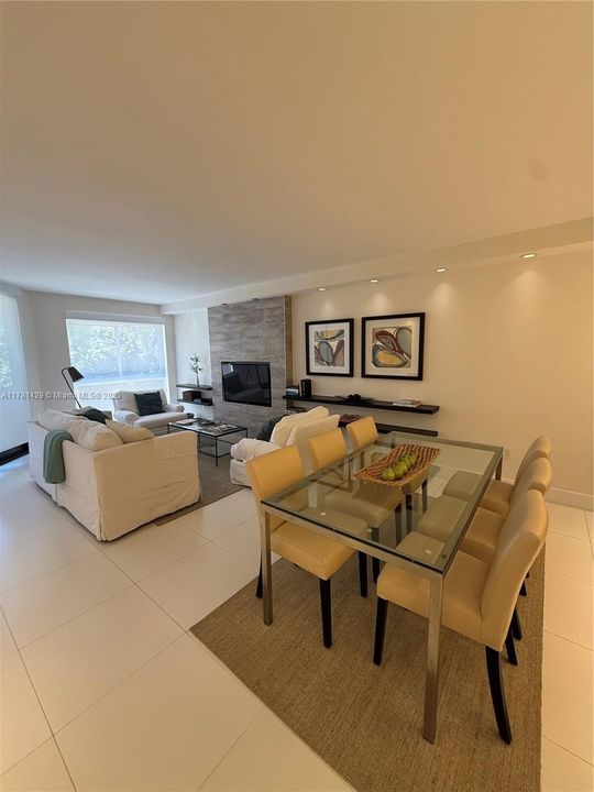 出租: $9,000 (2 贝兹, 2 浴室, 1720 平方英尺)