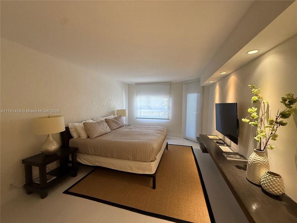 出租: $9,000 (2 贝兹, 2 浴室, 1720 平方英尺)