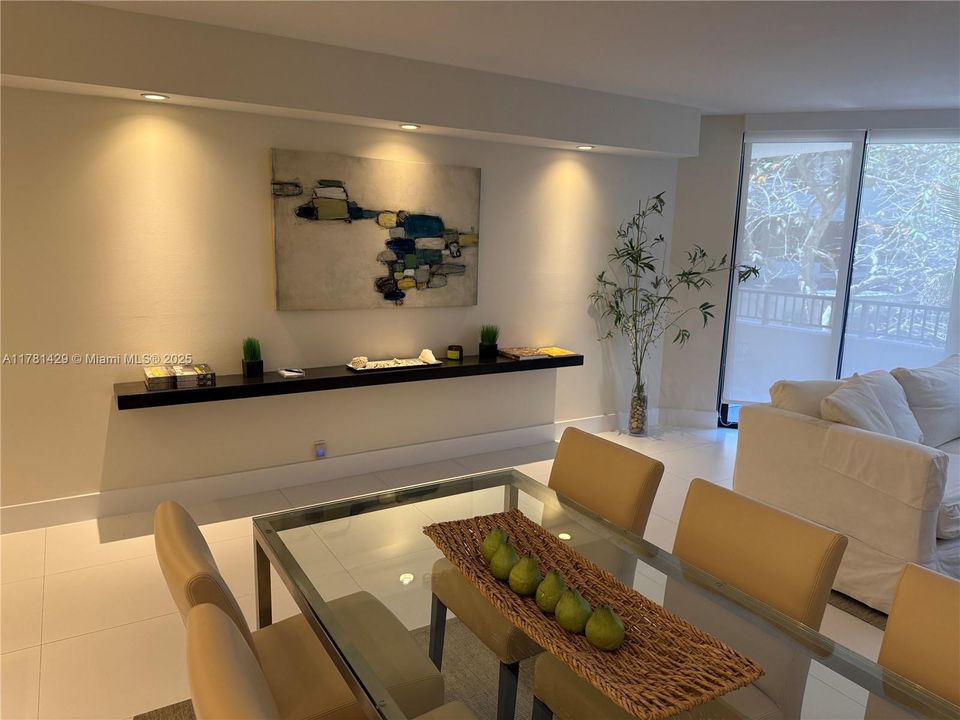 出租: $9,000 (2 贝兹, 2 浴室, 1720 平方英尺)