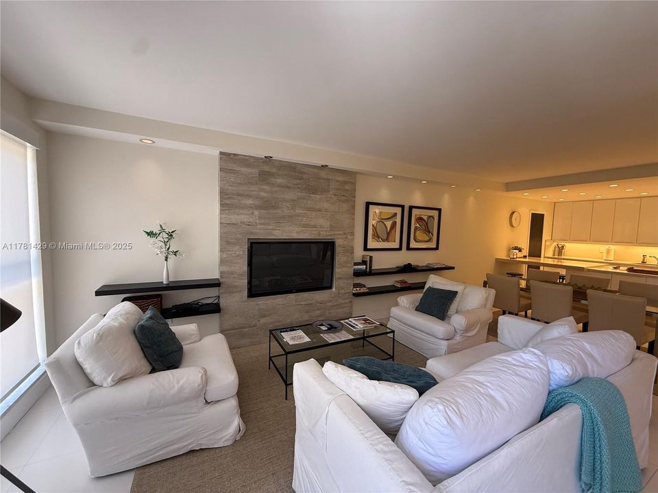 出租: $9,000 (2 贝兹, 2 浴室, 1720 平方英尺)