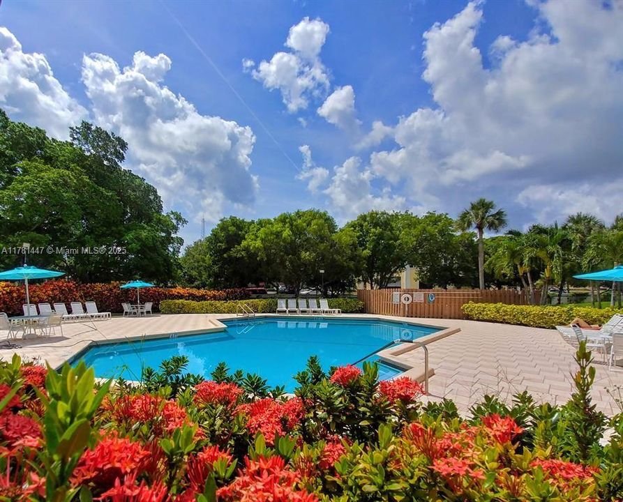 Vendido Recientemente: $297,000 (2 camas, 2 baños, 938 Pies cuadrados)