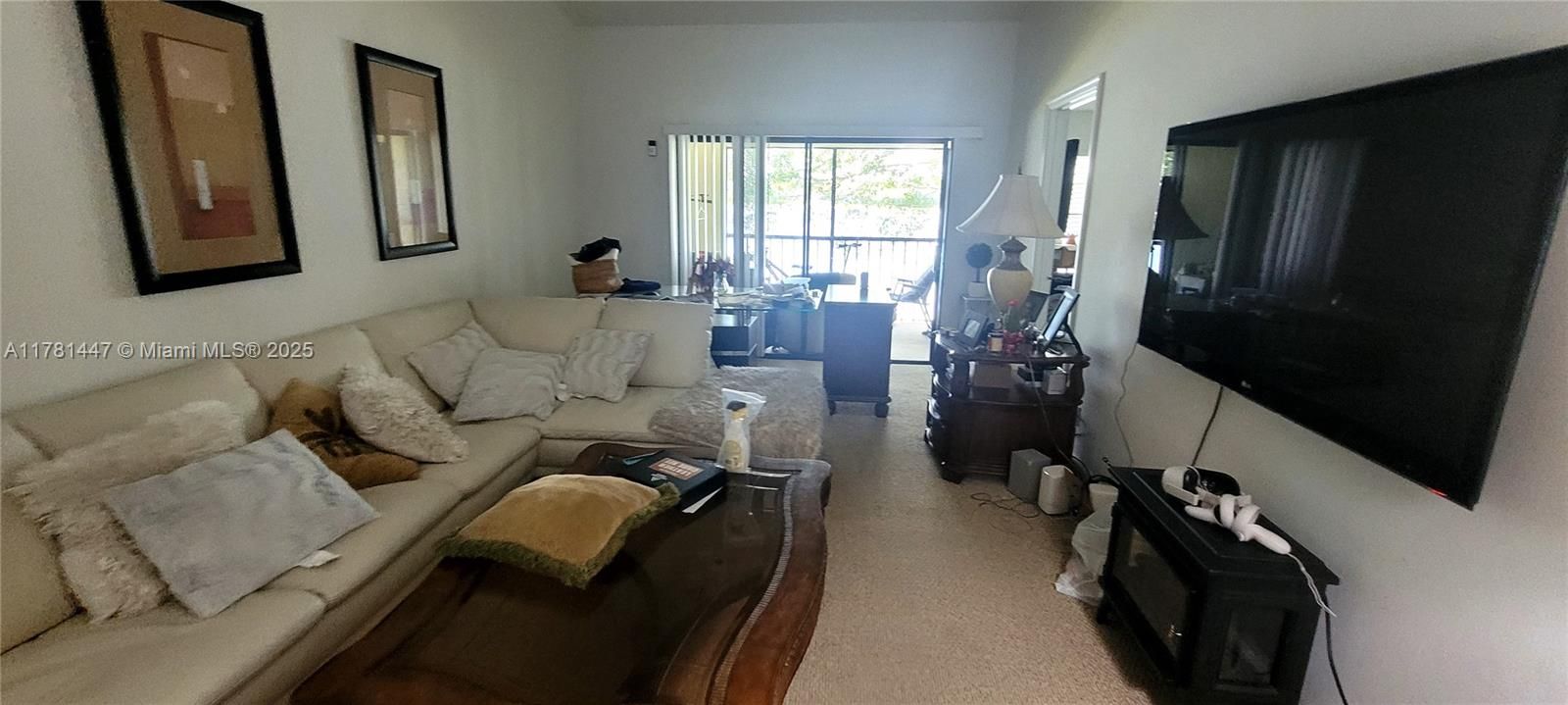 Vendido Recientemente: $297,000 (2 camas, 2 baños, 938 Pies cuadrados)