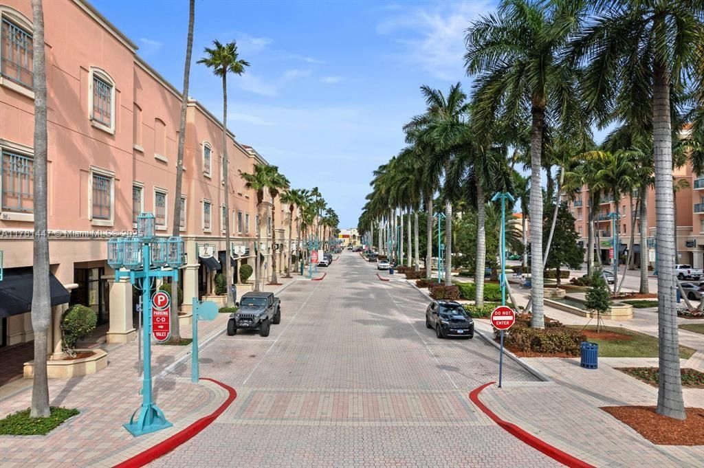 Vendido Recientemente: $297,000 (2 camas, 2 baños, 938 Pies cuadrados)