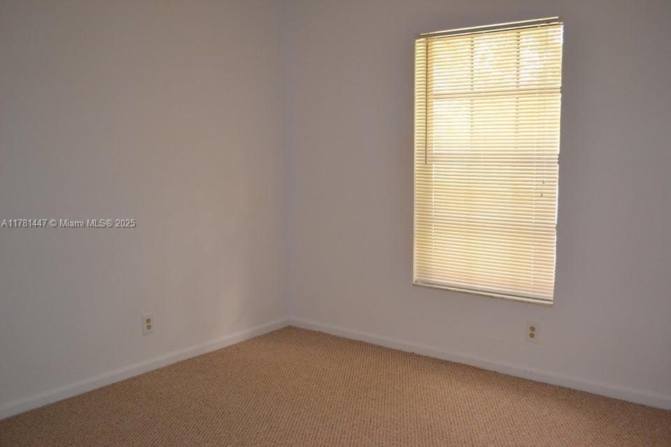 Vendido Recientemente: $297,000 (2 camas, 2 baños, 938 Pies cuadrados)