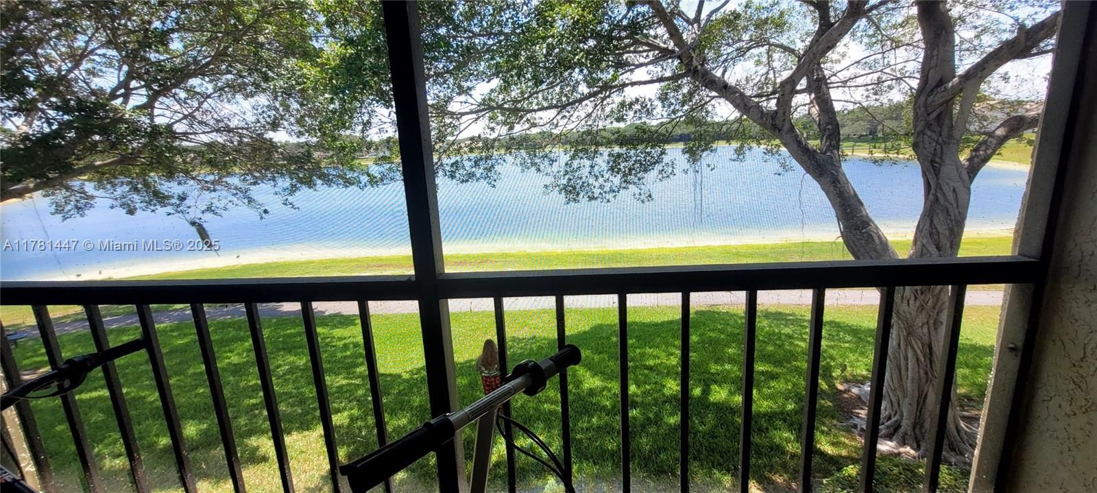 Vendido Recientemente: $297,000 (2 camas, 2 baños, 938 Pies cuadrados)