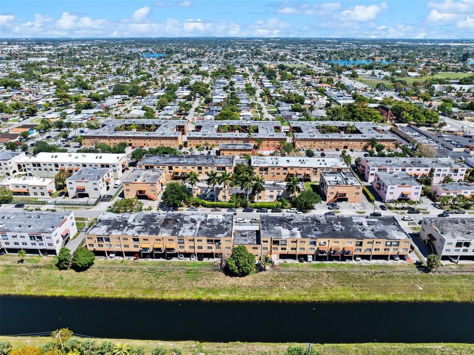 Недавно продано: $240,000 (2 спален, 1 ванн, 1043 Квадратных фут)