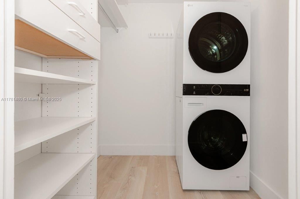 На продажу: $1,399,000 (1 спален, 1 ванн, 900 Квадратных фут)