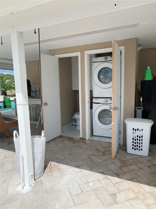 Recently Sold: $560,000 (3 beds, 2 baths, 1283 Square Feet)