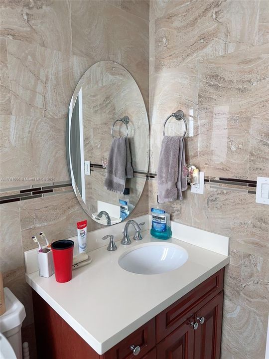 Recently Sold: $560,000 (3 beds, 2 baths, 1283 Square Feet)