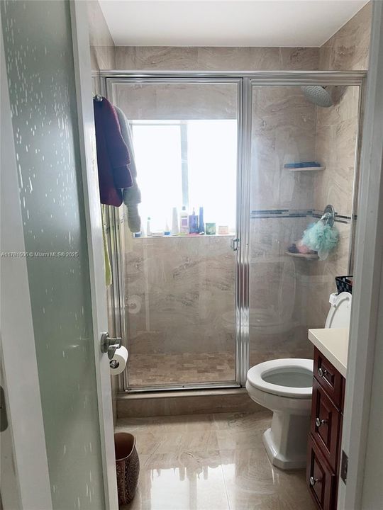 Recently Sold: $560,000 (3 beds, 2 baths, 1283 Square Feet)