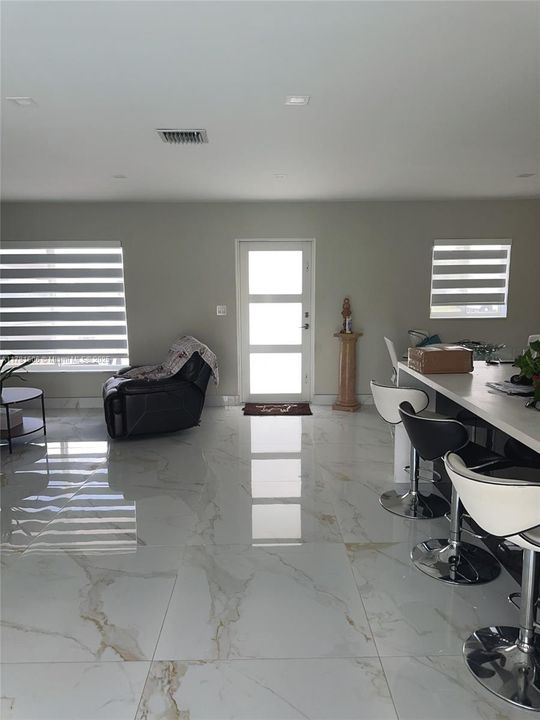 Recently Sold: $560,000 (3 beds, 2 baths, 1283 Square Feet)