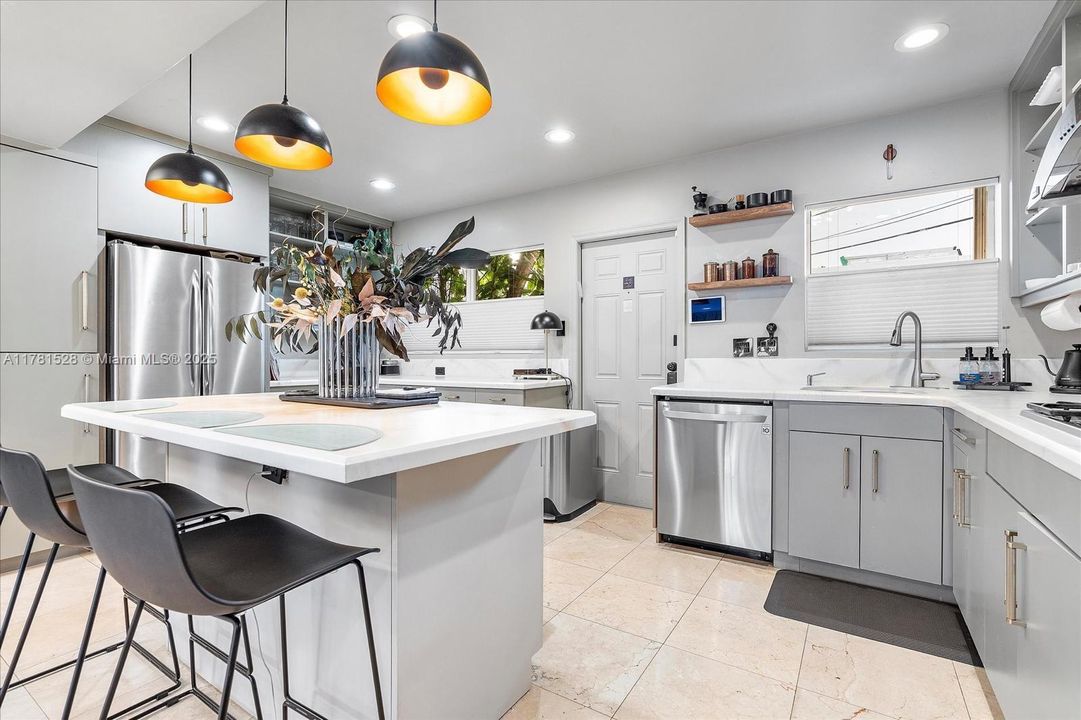 最近租的: $5,300 (3 贝兹, 2 浴室, 1632 平方英尺)