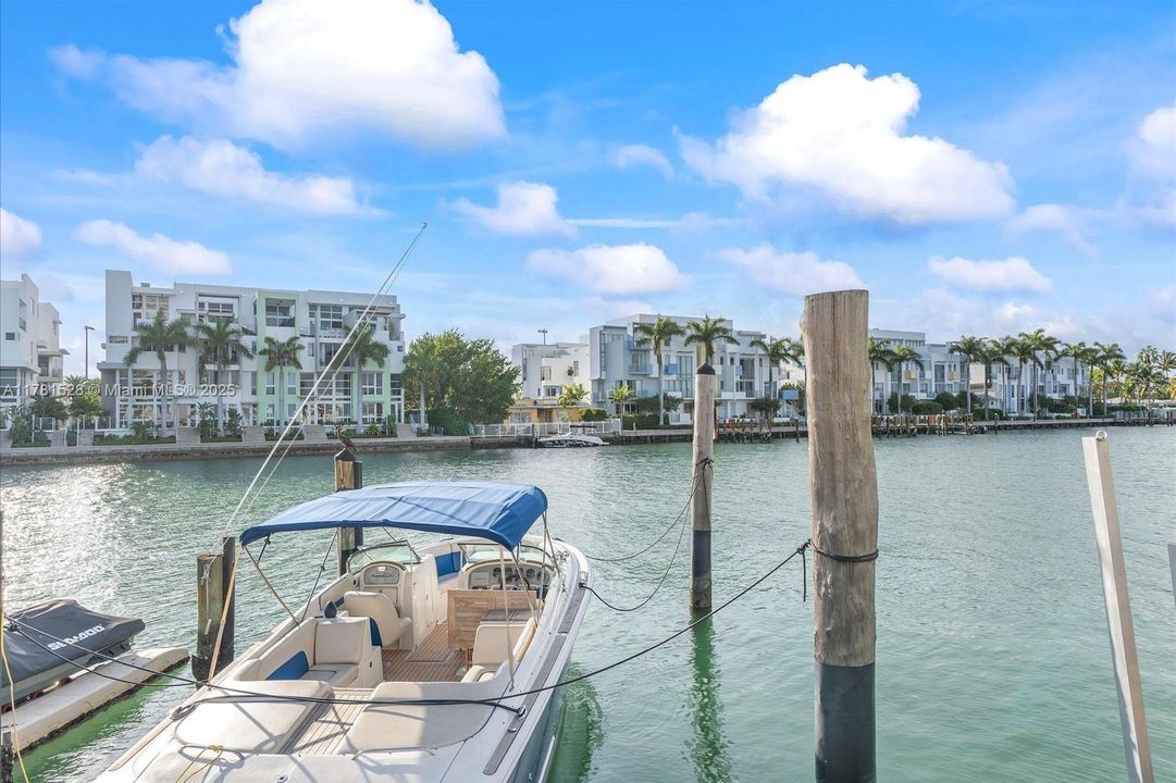 最近租的: $5,300 (3 贝兹, 2 浴室, 1632 平方英尺)