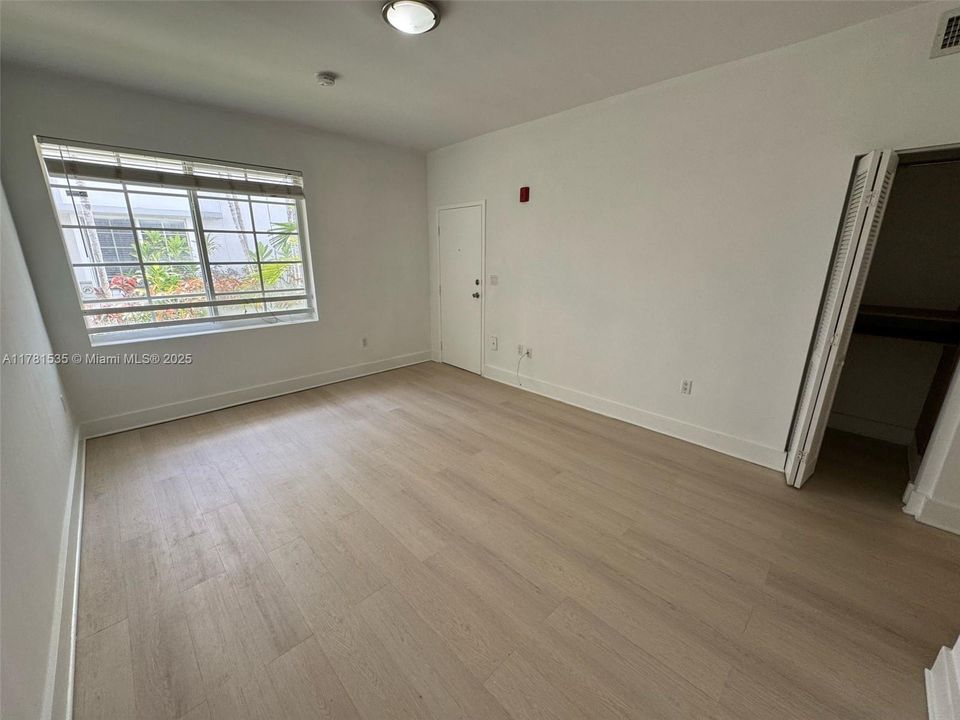 En Venta: $229,000 (0 camas, 1 baños, 497 Pies cuadrados)