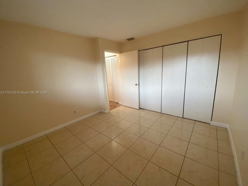 For Sale: $125,500 (2 beds, 2 baths, 970 Square Feet)