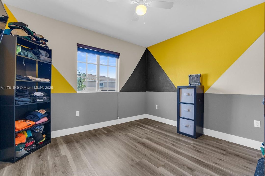 Vendido Recientemente: $385,000 (3 camas, 2 baños, 1850 Pies cuadrados)