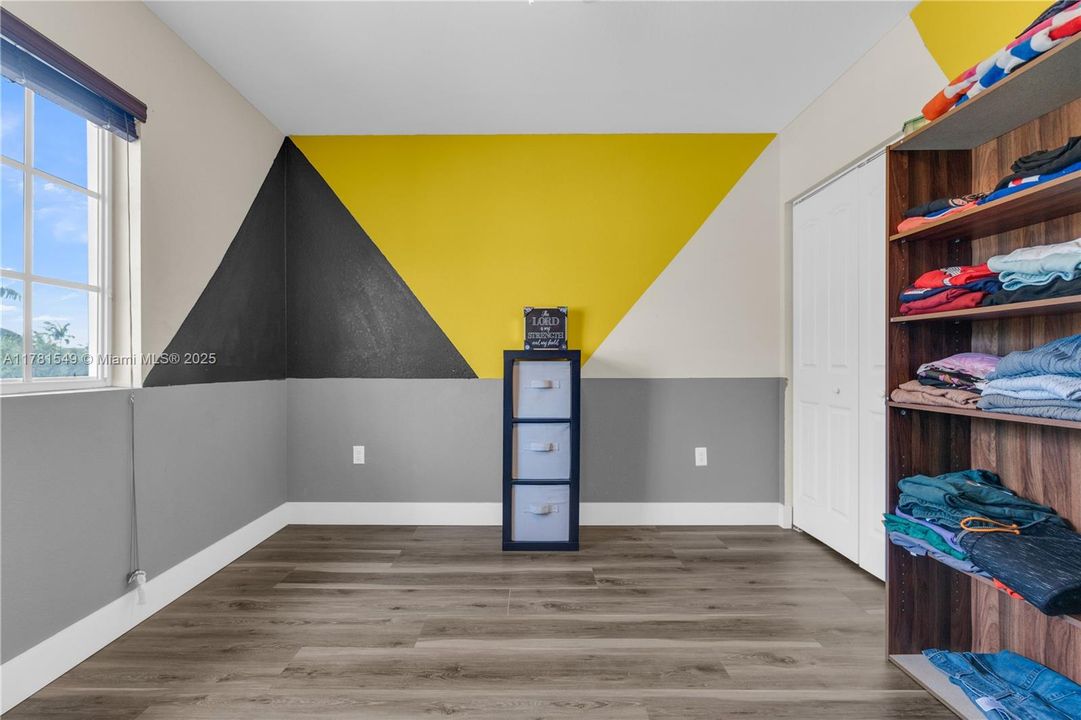 Vendido Recientemente: $385,000 (3 camas, 2 baños, 1850 Pies cuadrados)