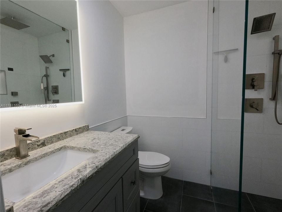 Recently Rented: $2,200 (2 beds, 2 baths, 1020 Square Feet)