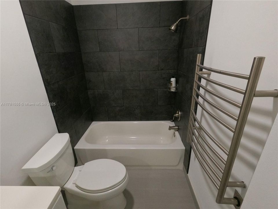 Recently Rented: $2,200 (2 beds, 2 baths, 1020 Square Feet)