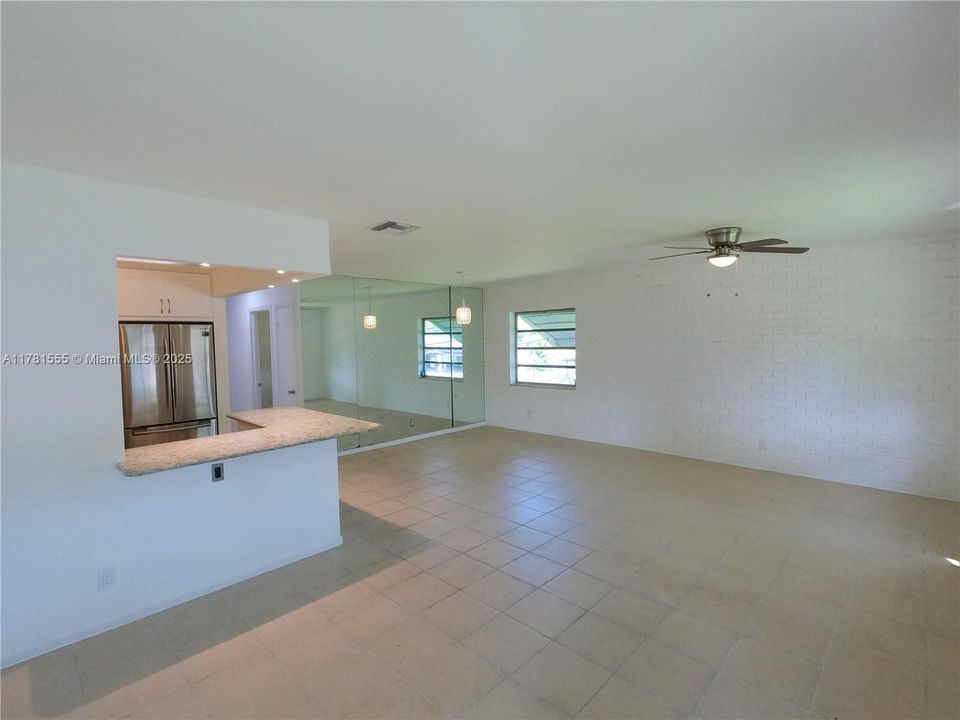 Recently Rented: $2,200 (2 beds, 2 baths, 1020 Square Feet)