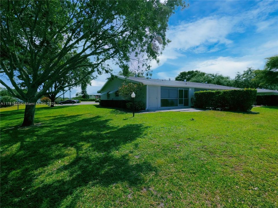 Recently Rented: $2,200 (2 beds, 2 baths, 1020 Square Feet)