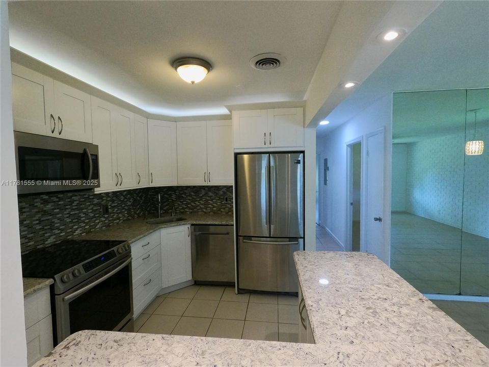 Recently Rented: $2,200 (2 beds, 2 baths, 1020 Square Feet)