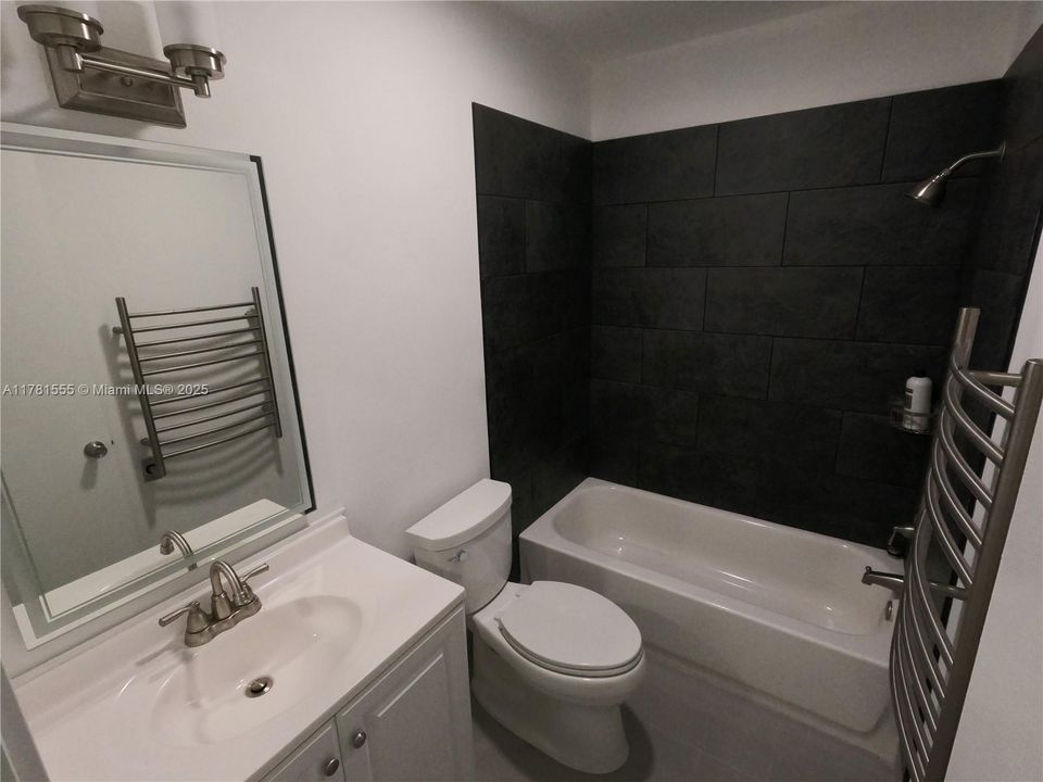 Recently Rented: $2,200 (2 beds, 2 baths, 1020 Square Feet)