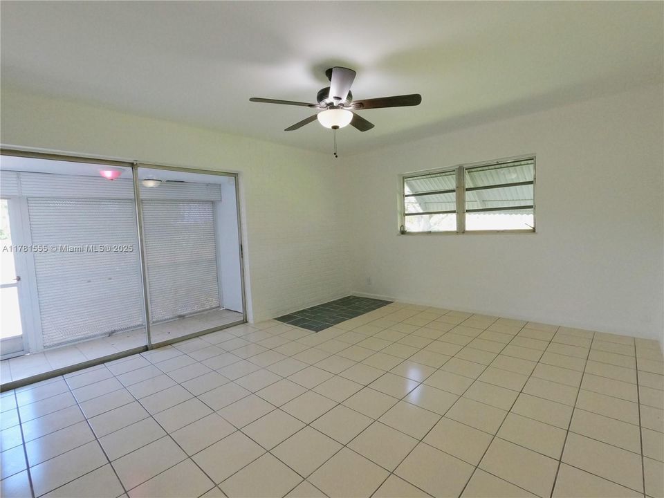 Recently Rented: $2,200 (2 beds, 2 baths, 1020 Square Feet)