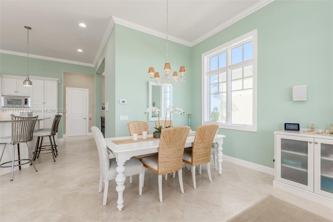 For Sale: $3,095,000 (5 beds, 4 baths, 3886 Square Feet)