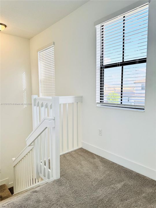 Active With Contract: $380,000 (3 beds, 2 baths, 1924 Square Feet)