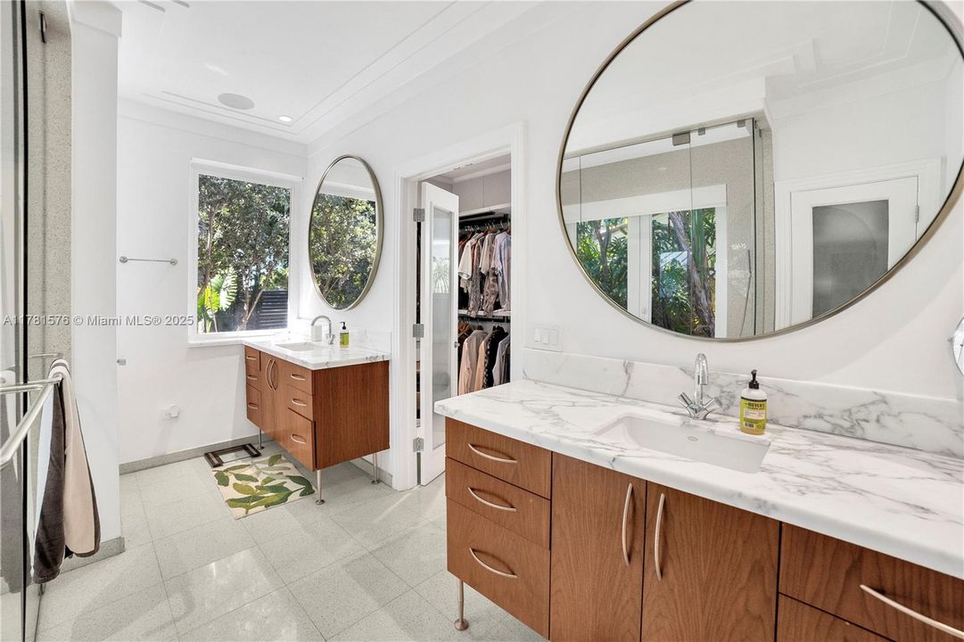 Recently Sold: $2,650,000 (3 beds, 3 baths, 2342 Square Feet)