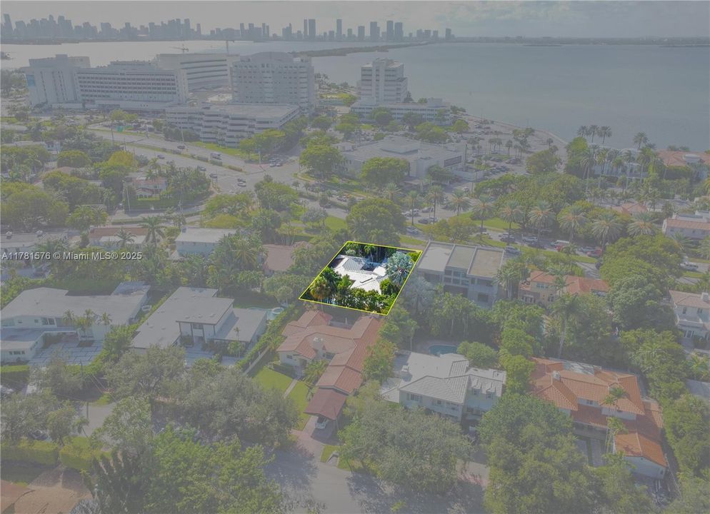 Recently Sold: $2,650,000 (3 beds, 3 baths, 2342 Square Feet)