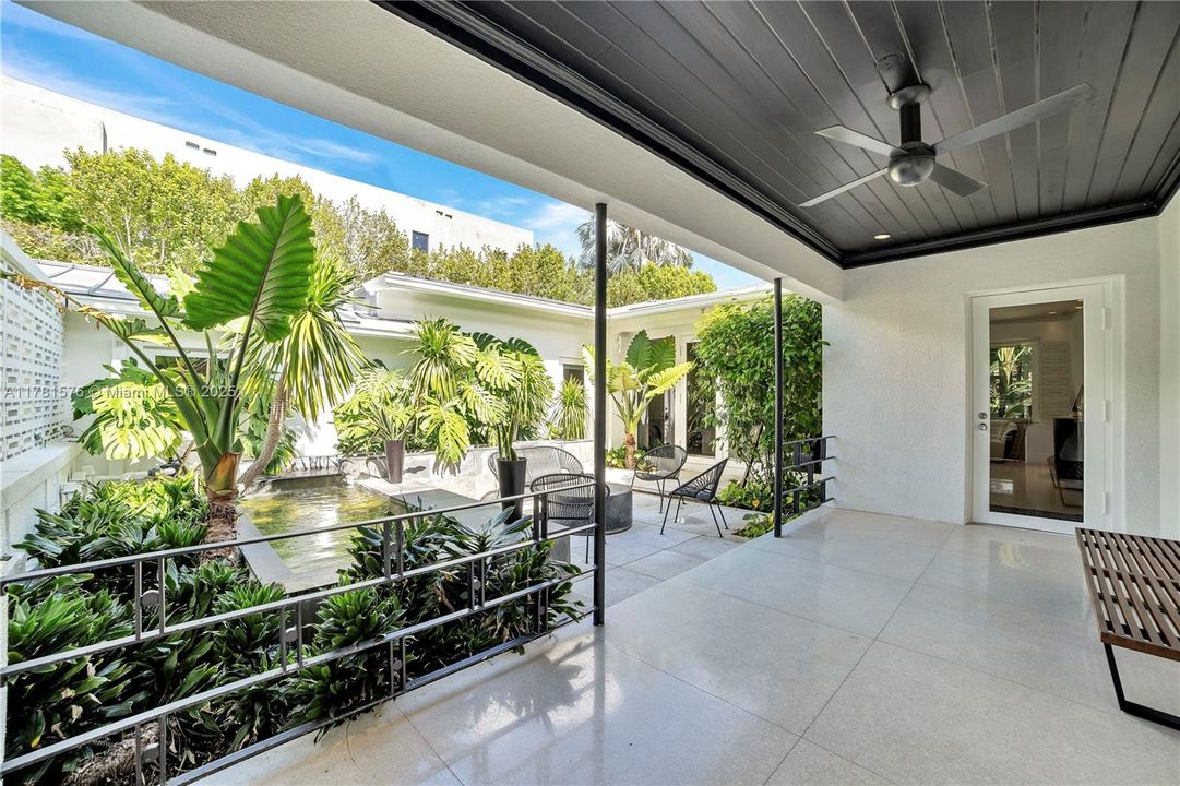 Recently Sold: $2,650,000 (3 beds, 3 baths, 2342 Square Feet)