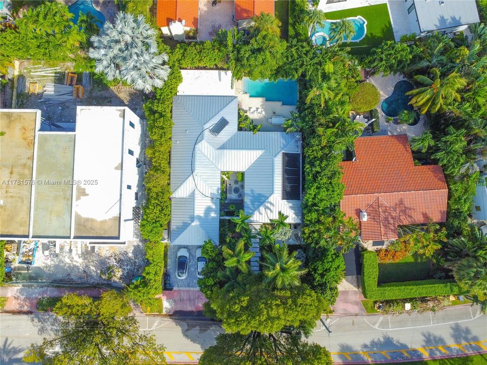 Recently Sold: $2,650,000 (3 beds, 3 baths, 2342 Square Feet)